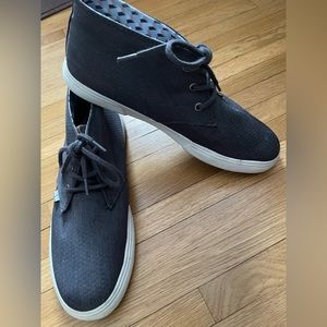 Ben Sherman - men’s size 11 blue high top shoes. Lightly worn.